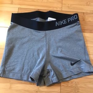 Nike Women's Core Pro 3'' Shorts medium